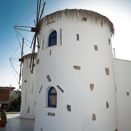 ξενώνες ανεμόμυλοι - Windmills Panayía